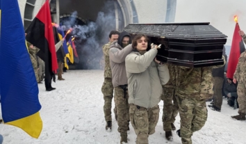 У Києві попрощалися з журналісткою та військовослужбовицею Ланою Чорногорською