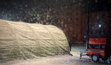 Російські удари та негода лишили без світла тисячі людей в Україні