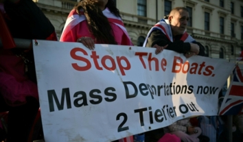 У Франції вперше затримали британських ультраправих за підозрою в розпалюванні ненависті