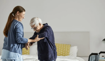 Хто з ВПО може отримати медсестринський догляд і соціальний притулок – пояснення експертки