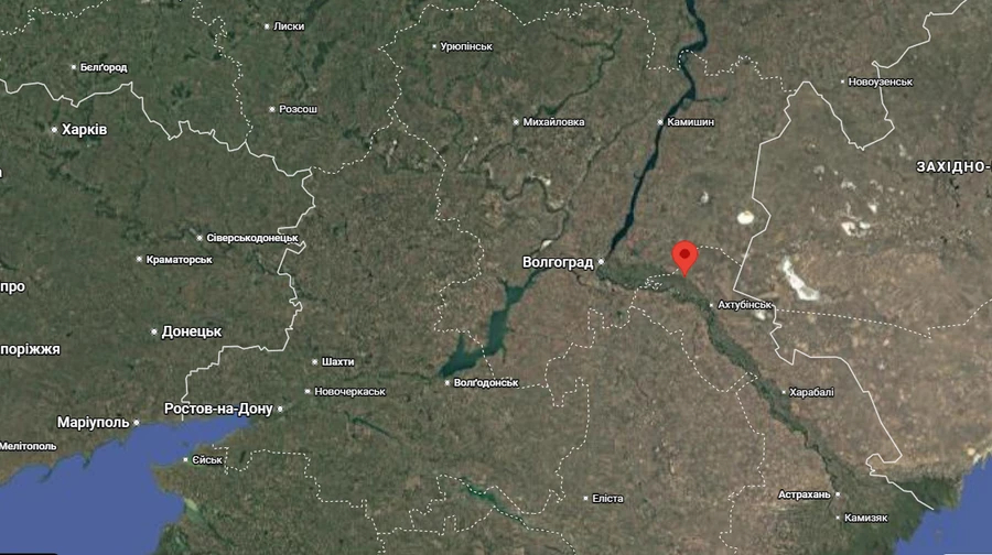 A satellite map view showing eastern Ukraine and southern Russia, with major cities labeled including Kharkiv, Donetsk, Rostov-on-Don, Mariupol, and Volgograd. A red location marker appears between Volgograd and Akhtubinsk in Russian territory.
