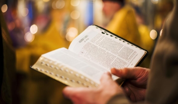 Російські церкви змушують маркувати релігійну літературу, погрожуючи знищенням