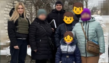 Поліція евакуювала двох жінок із трьома дітьми з прифронтового селища Херсонської громади