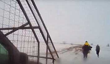 На Херсонщині поштарям допомогли вибратись з-під російського обстрілу