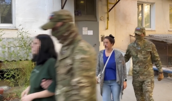 Окупанти залишили за ґратами кримчанок Олександру та Вікторію Стрілець, жінок звинуватили у співпраці з українською розвідкою