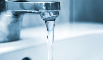 Анонімні телеграм-канали поширюють фейкову рекламу про нібито графіки водопостачання в Києві