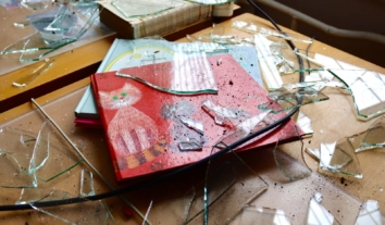 У Києві уламки російського дрона пошкодили Національну бібліотеку для дітей