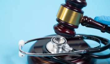 У Чернігові судитимуть двох лікарів через смерть пацієнтки після виписки з лікарні