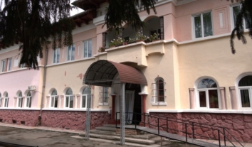 У будинку-інтернаті на Буковині помер 9-річний хлопчик: медсестру підозрюють у недбалості