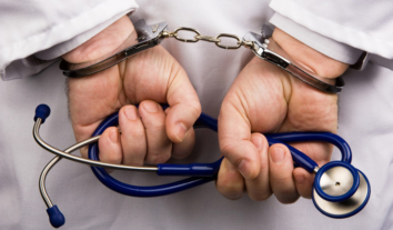 Дитина померла після операції: у Дніпрі лікарці оголосили підозру за ймовірне ігнорування скарг пацієнта