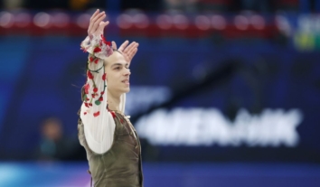 Під час виступу “нейтрального” фігуриста коментаторка Суспільного зачитала імена загиблих українських спортсменів