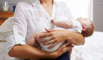 Догляд за дитиною в Україні переважно лягає на матерів: це підтверджують і чоловіки – дослідження