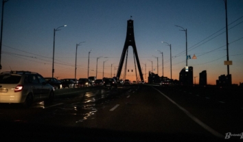 Без тепла, але з більшим доступом до світла: що зміниться для мешканців Лівого берега Києва