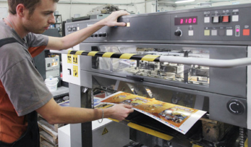 Росіяни змушують друкарні на окупованих територіях працювати понаднормово