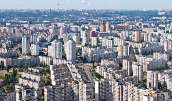 Киянку позбавили батьківських прав, бо покинула на два тижні вдома сина з поламаною ногою