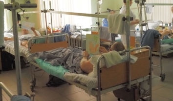 На окупованій Луганщині літніх людей не кладуть у стаціонар через дефіцит ліжкомісць