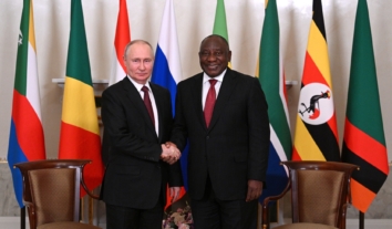 Президент ПАР подякував Путіну за сприяння в поверненні 17 громадян, яких обманом втягнули у війну проти України