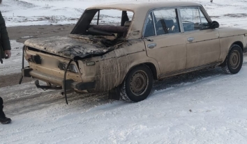 Росіяни вдарили дроном по автівці на Херсонщині: вивозити водія з небезпеки допомагала поліція