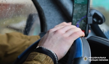 З-під російських обстрілів на Донеччині та Харківщині вивезли багато родин з дітьми