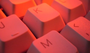 Журналісти дізнались, як у РФ діти та дорослі заробляють на відео з катуваннями та вбивствами українських військових