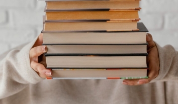 Торік Держкомтелерадіо зафіксував тисячі спроб продажу заборонених книжок з Росії та Білорусі на українських онлайн-платформах