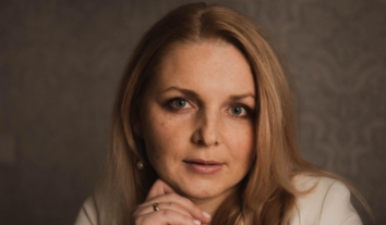 “Християнська психологиня” радить “лікувати” ЛГБТІК+ підлітків гормонами: реакція експертів