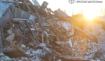 Russian attack on Zaporizhzhia kills 1, wounds 18 as rescuers pull victims from rubble (updated)