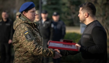Військова з позивним Вирва стала першою жінкою – Героєм України в Нацгвардії