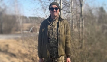 Співведучий каналу “Ісландія” Сергій Іванов заявив, що долучився до підрозділу ЗСУ: раніше він нібито отримав бронювання від владних структур