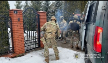 На Львівщині четверо чоловіків викрали підлітка та вимагали “борг” – 400 тисяч російських рублів