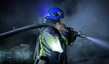 Уночі росіяни вдарили по цивільному кораблю у Чорному морі: є постраждалі