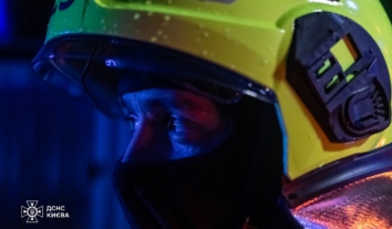 РФ зранку гатить по Харківщині, Одещині та Києву: є поранений та руйнування