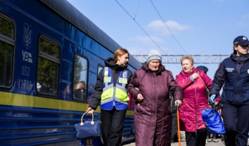 До Рівного приїхав потяг з переселенцями з Донеччини та Дніпровщини