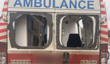 На Харківщині росіяни поцілили по “швидкій”: поранені медикиня та водій