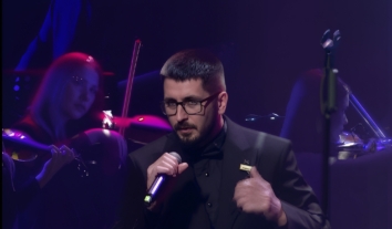 Боєць “Азову” після 3,5 років полону заспівав на одній сцені з Христиною Соловій