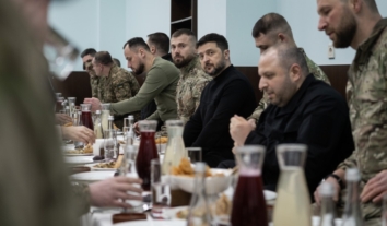 Zelenskyy joins Muslim soldiers for Ramadan Iftar