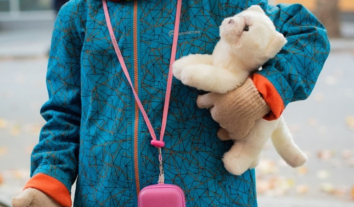 Зеленський підписав закон про примусову евакуацію дітей із зон бойових дій