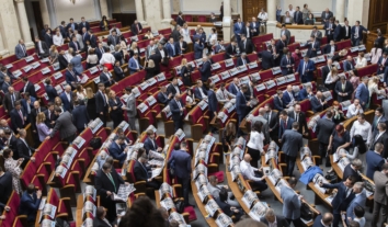 До 40 депутатів готові скласти мандати: у “Слузі народу” заявили про “кризу” через антикорупційні розслідування