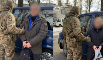 У Києві затримали подружжя за виготовлення та збут дитячої порнографії. Серед потерпілих – донька підозрюваної