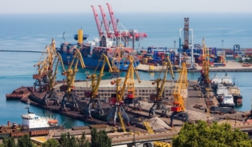 Російська армія посилила атаки на порти Одеси та Чорноморська