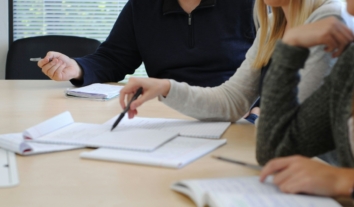 Люди з інвалідністю можуть отримати безоплатну допомогу юриста вдома чи в лікарні: куди звертатися