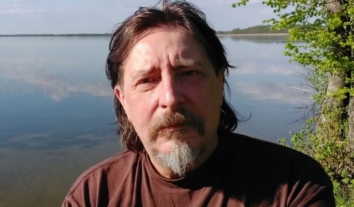 У Білорусі музиканта та радіоведучого Олега Хоменка засудили до трьох років колонії за нібито “екстремізм”