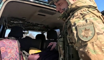 З обстрілюваного берега Нікополя евакуювали літнє подружжя