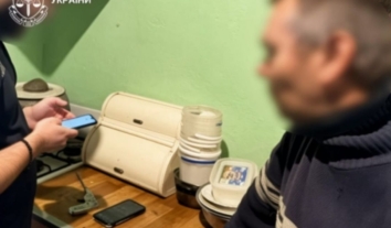 На Буковині судитимуть чоловіка за сексуальну експлуатацію п’ятьох неповнолітніх дівчат