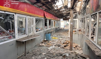 Russian drone strikes market in Nikopol, killing 5 and injuring 19