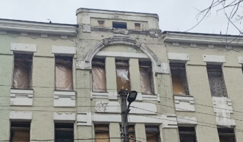 У Дніпрі внаслідок обстрілу постраждав Художній музей: там вибито 96 вікон і пошкоджено фасад