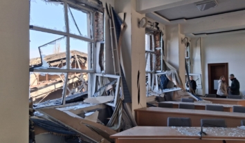 У Дніпрі внаслідок нічної російської атаки пошкоджено будівлі вишів