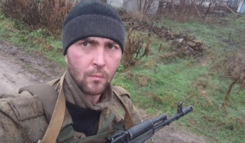 Правоохоронці ідентифікували та повідомили про підозру російському військовому, який катував цивільних в Біляївці