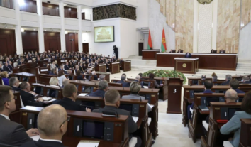 Парламент Білорусі схвалив законопроєкт про відповідальність за “пропаганду” ЛГБТ та чайлдфрі