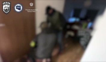 У Польщі затримали десятьох громадян України, яких підозрюють у торгівлі людьми та відмиванні грошей